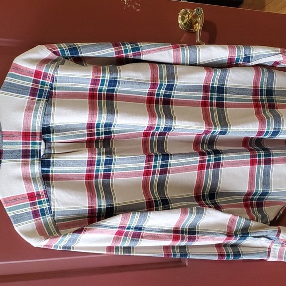 Gap blue red plaid flannel button down Size xl nice med weight - Picture 9 of 11